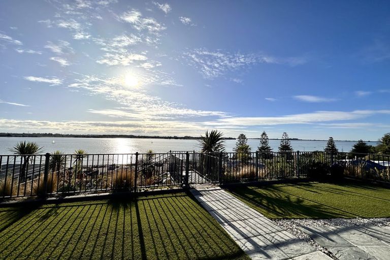 Photo of property in 42 Main Road, Mount Pleasant, Christchurch, 8081