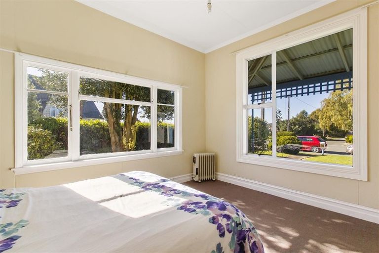 Photo of property in 2 Point Bush Road, Waimate, 7924