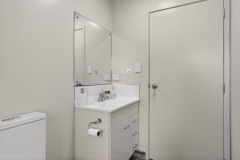 Photo of property in 61d Sabulite Road, Kelston, Auckland, 0602