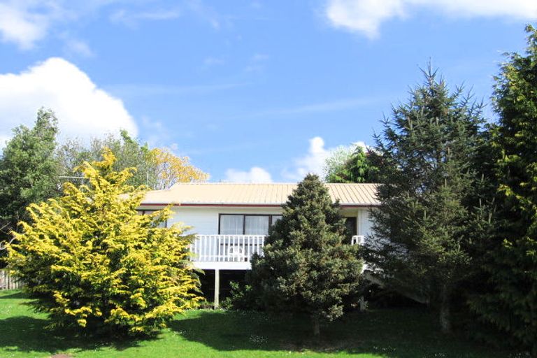 Photo of property in 2 Sunline Place, Ngongotaha, Rotorua, 3010