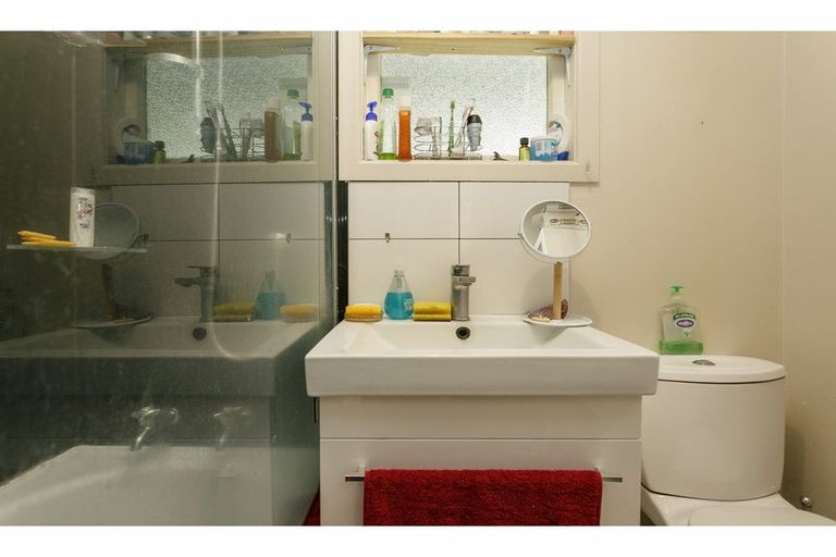 Photo of property in 37 Te Rangitautahanga Road, Turangi, 3334