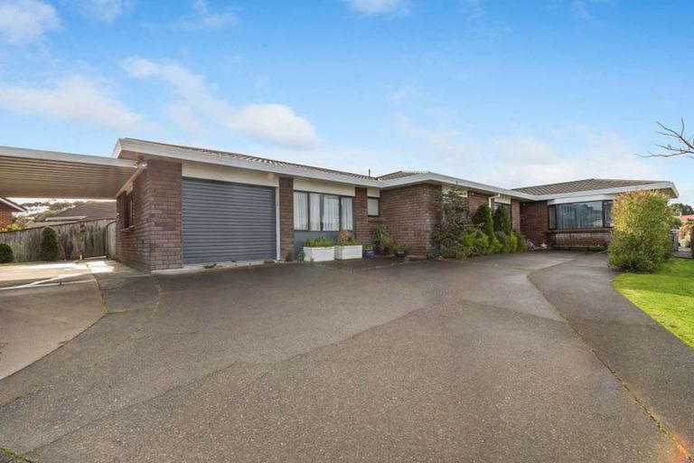 Photo of property in 1 Waharua Place, Tawhero, Whanganui, 4501