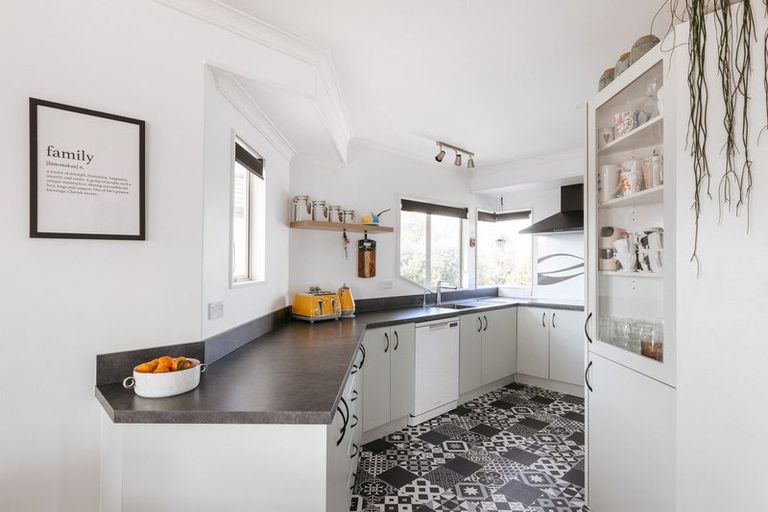 Photo of property in 2/8 Aberdeen Street, Mount Maunganui, 3116