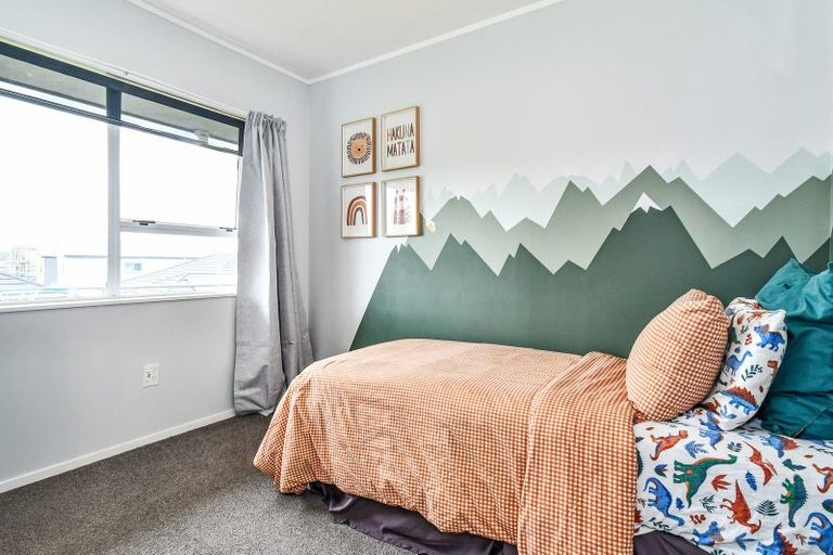 Photo of property in 6 Lorelei Place, Opaheke, Papakura, 2113