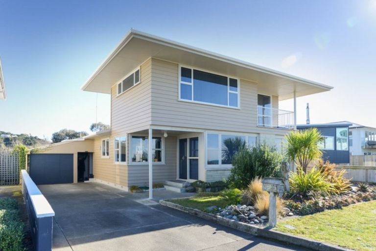 Photo of property in 42 Le Quesne Road, Bay View, Napier, 4104