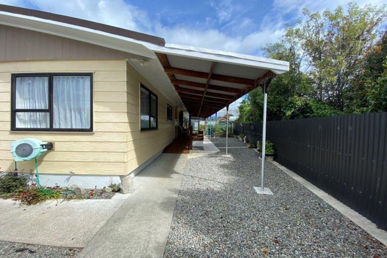 Photo of property in 9 Chisholm Place, Carterton, 5713