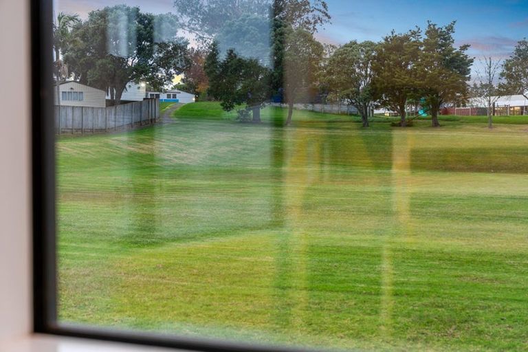 Photo of property in 52f Vodanovich Road, Te Atatu South, Auckland, 0610