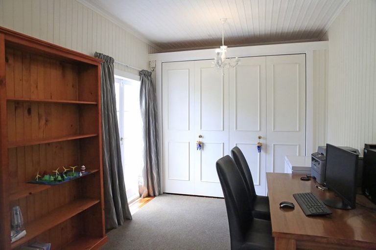 Photo of property in 1 Churchouse Road, Greenhithe, Auckland, 0632