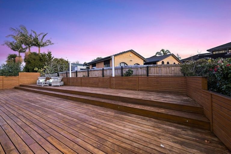 Photo of property in 27 Marina View Drive, West Harbour, Auckland, 0618
