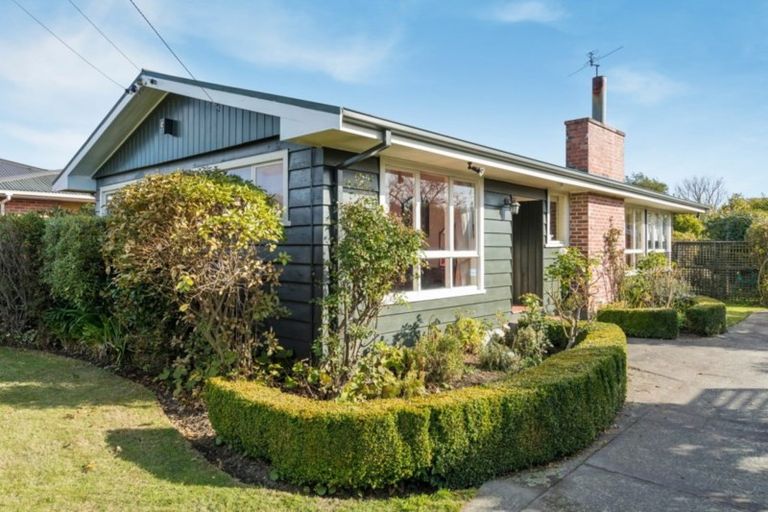 Photo of property in 21 Torquay Place, Bryndwr, Christchurch, 8053