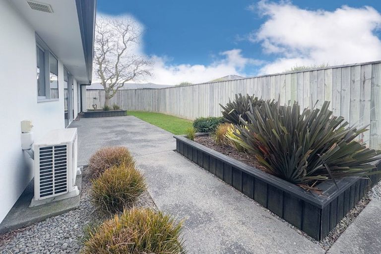 Photo of property in 20 Sequoia Way, Rangiora, 7400