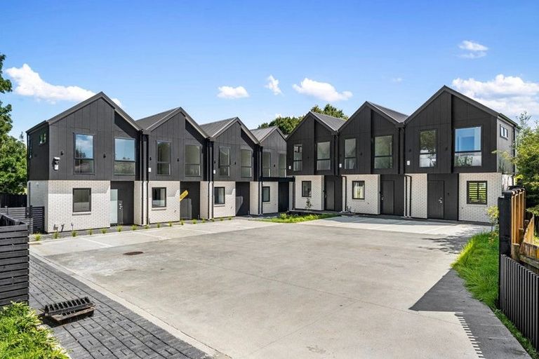 Photo of property in 2/7 Cindy Place, Pakuranga, Auckland, 2010