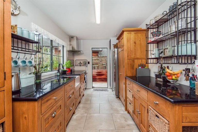 Photo of property in 286 Glenvar Road, Torbay, Auckland, 0630