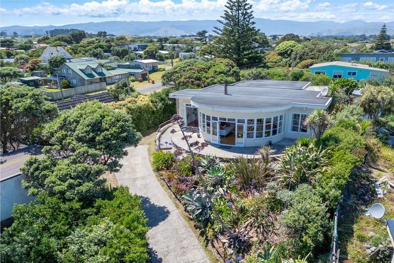 Photo of property in 28 Rodney Avenue, Te Horo Beach, Otaki, 5581