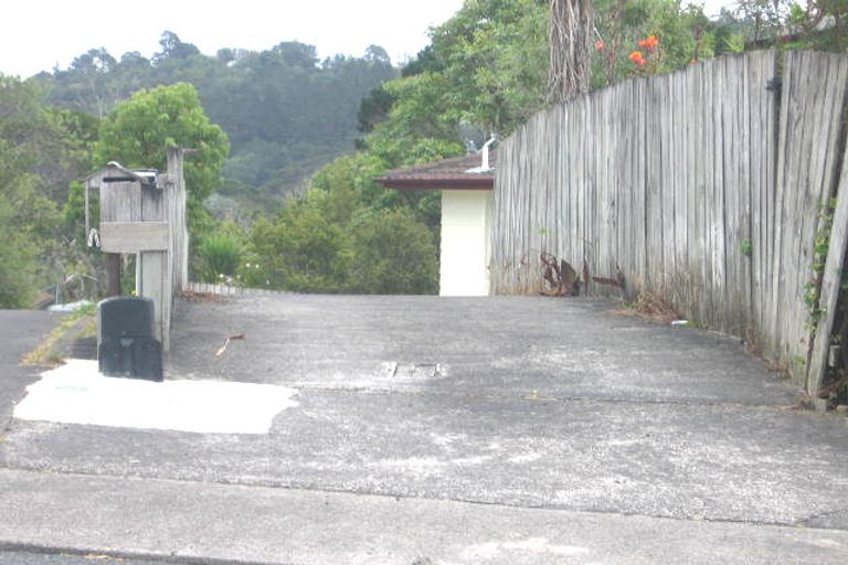 Photo of property in 114 Spinella Drive, Bayview, Auckland, 0629