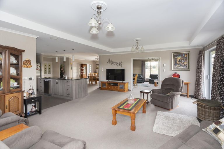 Photo of property in 154 Awamoa Road, Holmes Hill, Oamaru, 9492