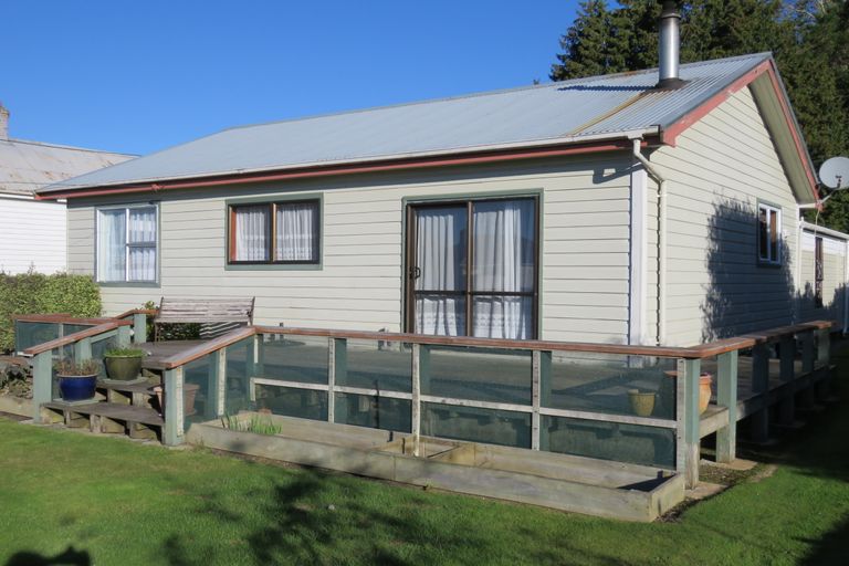 Photo of property in 5 Katrine Street, Otautau, 9610