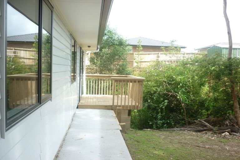 Photo of property in 59a Sungrove Rise, Sunnyvale, Auckland, 0612