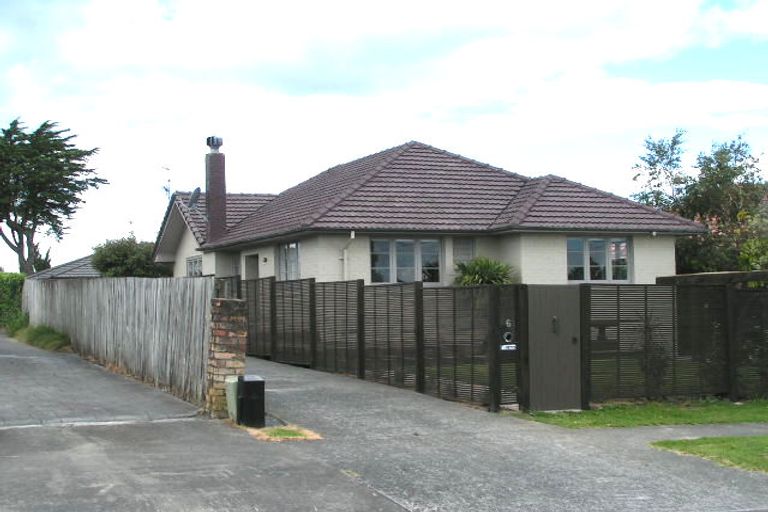 Photo of property in 1/6 Coronation Street, Belmont, Auckland, 0622