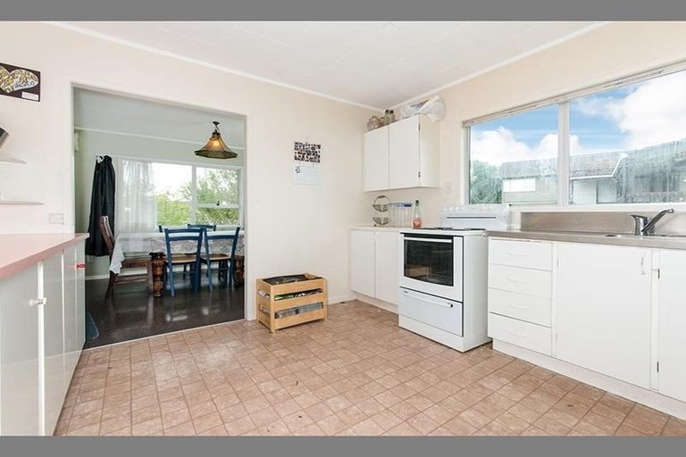Photo of property in 145 Universal Drive, Henderson, Auckland, 0610