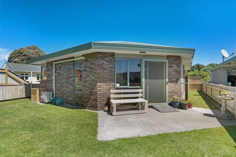 Photo of property in 13 Tasman Street, Opunake, 4616