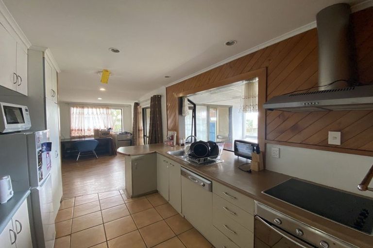 Photo of property in 63 Lynwood Road, New Lynn, Auckland, 0600