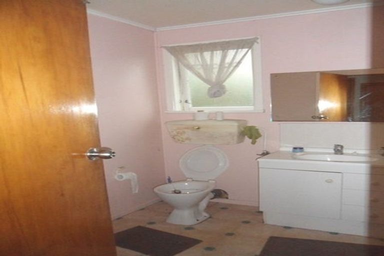 Photo of property in 7 Normandy Place, Henderson, Auckland, 0610