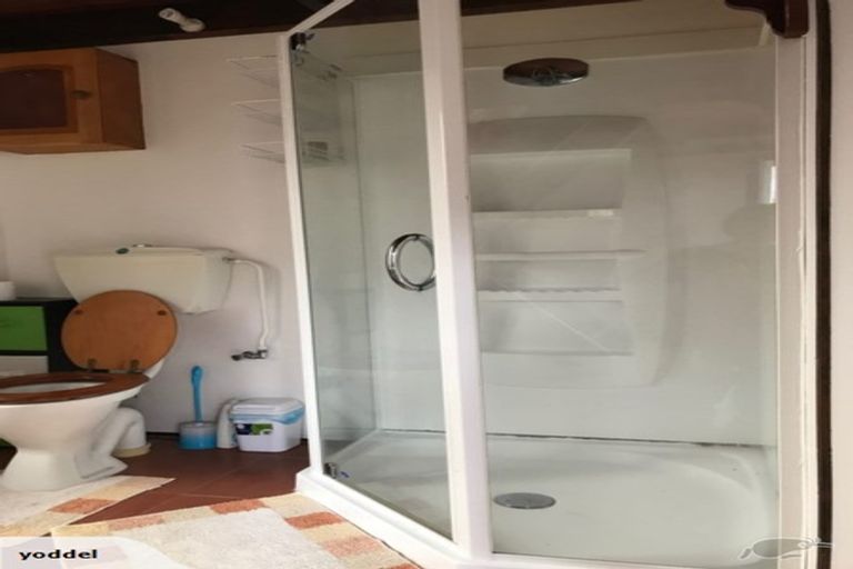 Photo of property in 89 Grassmere Road, Henderson Valley, Auckland, 0612