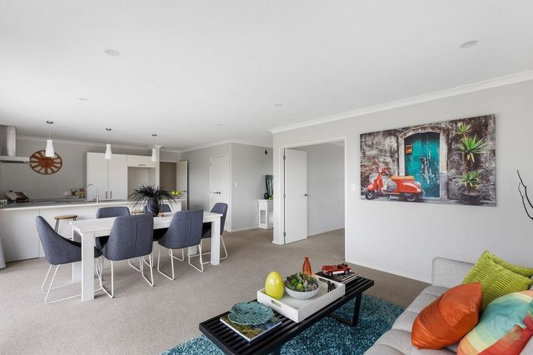 Photo of property in 24 Te Kio Crescent, Papamoa Beach, Papamoa, 3118