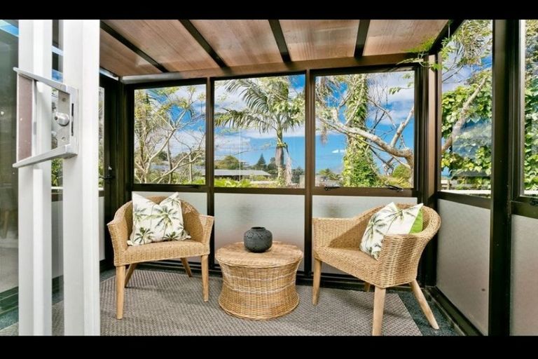 Photo of property in 13 Dunraven Place, Torbay, Auckland, 0630