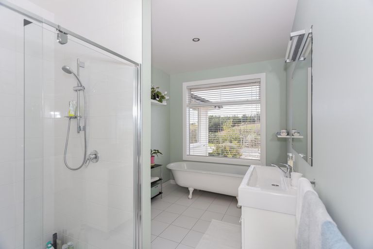 Photo of property in 24 Macs Ridge Road, Oamaru North, Oamaru, 9492