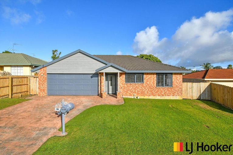 Photo of property in 8a Norman Close, The Gardens, Auckland, 2105