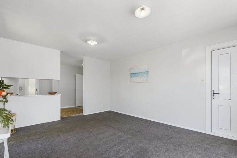 Photo of property in 1/17 Tyrone Street, Belfast, Christchurch, 8051