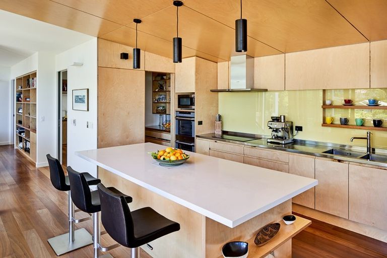 Photo of property in 4 Marama Terrace, Eastbourne, Lower Hutt, 5013