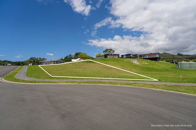 Photo of property in 2 Tinirau Place, Cooks Beach, 3591
