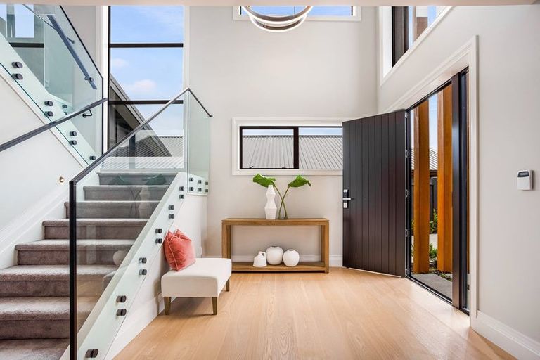 Photo of property in 40 Paparahi Place, Wainui, 0992