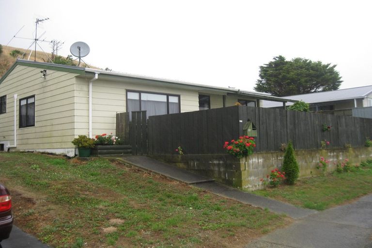 Photo of property in 17 Marne Grove, Waitangirua, Porirua, 5024