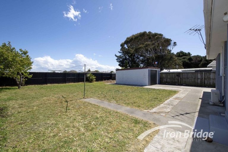 Photo of property in 33 Lamorna Road, Parklands, Christchurch, 8083