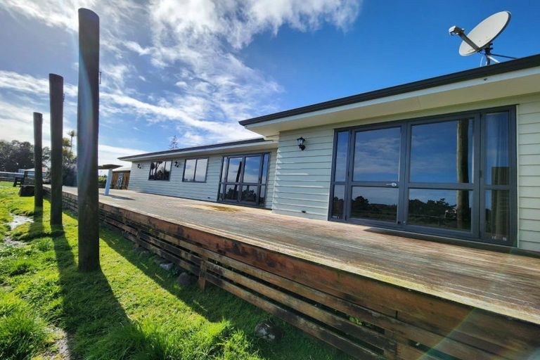 Photo of property in 254a Mountain Road, Lepperton, New Plymouth, 4373
