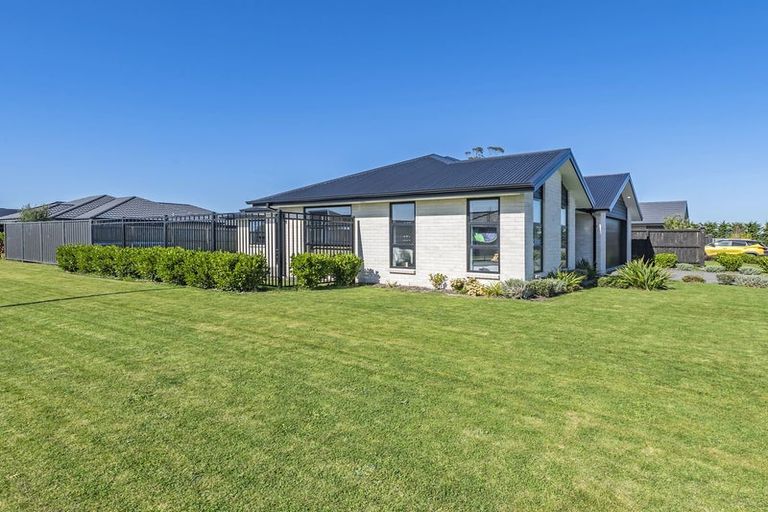 Photo of property in 197 Faringdon Boulevard, Rolleston, 7615