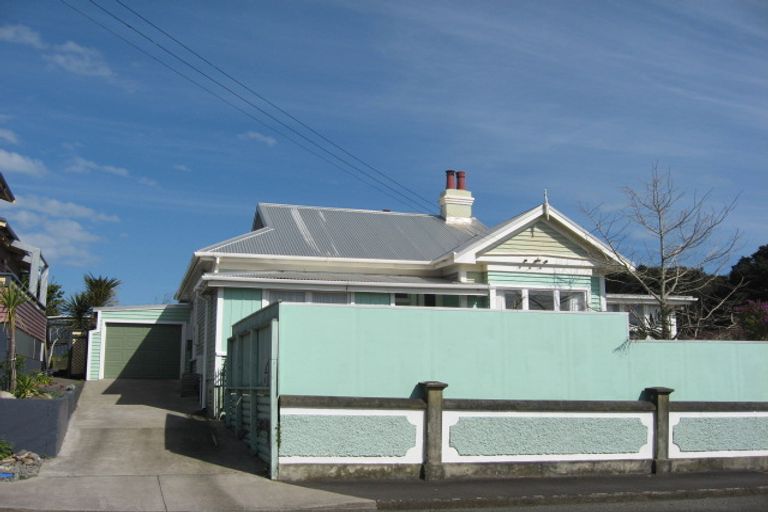 Photo of property in 6 Weymouth Street, New Plymouth, 4310