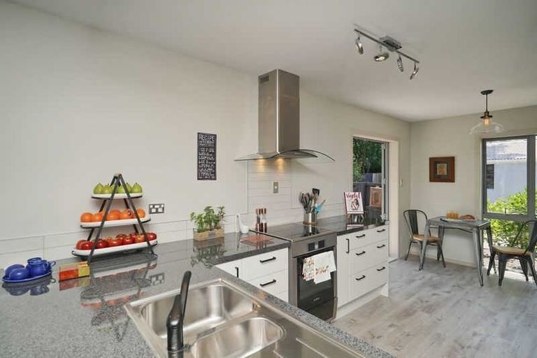 Photo of property in 2/121 Barrington Street, Somerfield, Christchurch, 8024