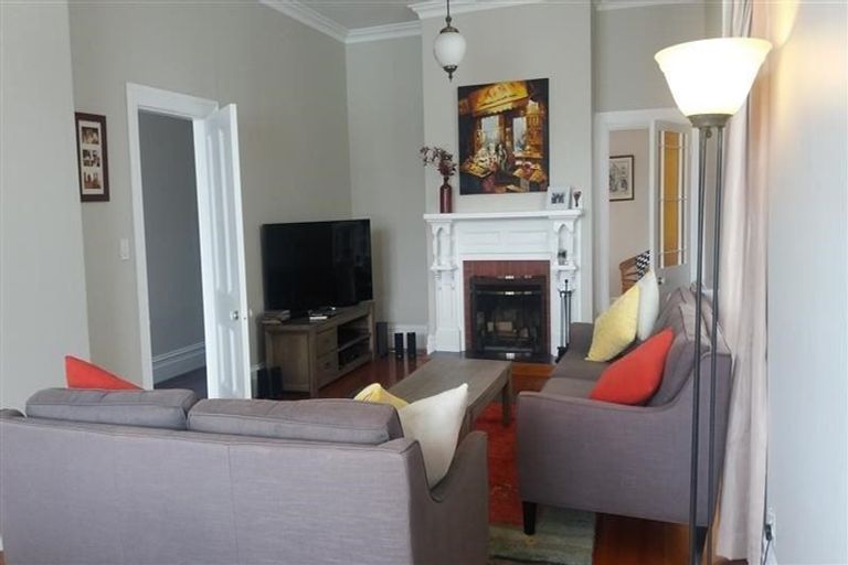 Photo of property in 6 Baring Street, Oriental Bay, Wellington, 6011