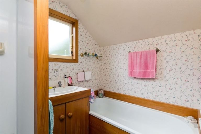 Photo of property in 16a Indira Place, Khandallah, Wellington, 6035