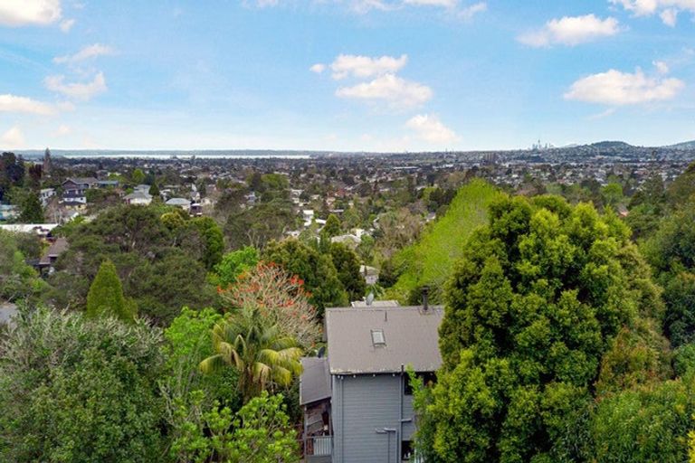 Photo of property in 229 Golf Road, Titirangi, Auckland, 0604