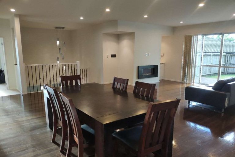 Photo of property in 21 Loughros Place, Pinehill, Auckland, 0632