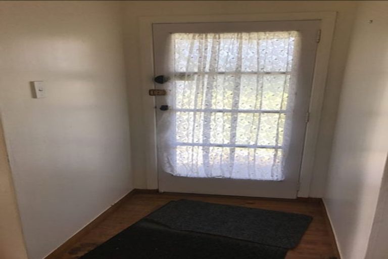 Photo of property in 105 Cook Street, Marfell, New Plymouth, 4310