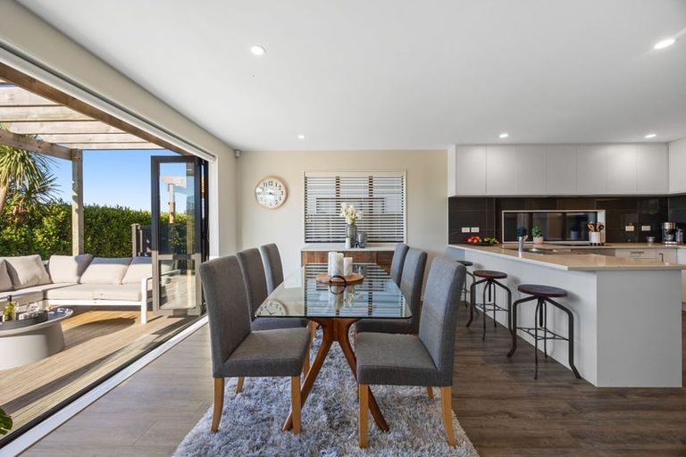 Photo of property in 21 Irving Place, Hobsonville, Auckland, 0616