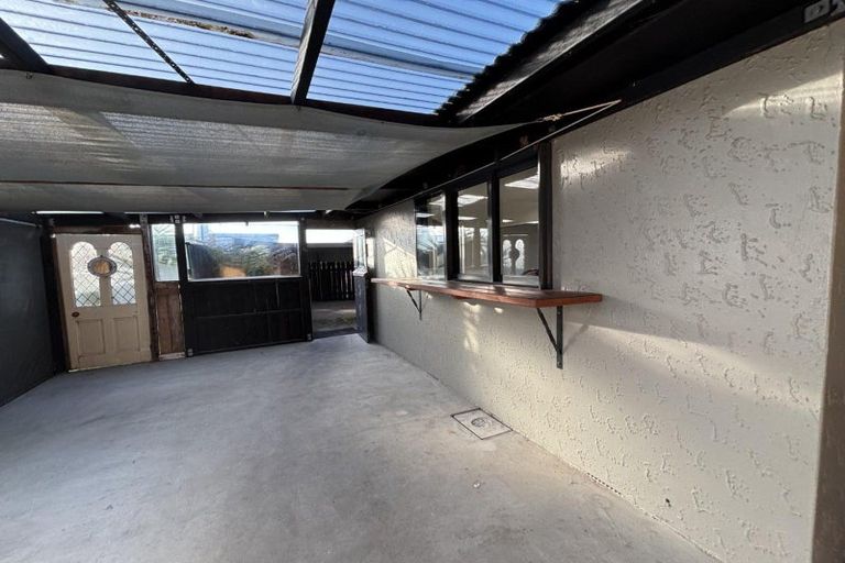 Photo of property in 8 Kuaka Place, Castlecliff, Whanganui, 4501