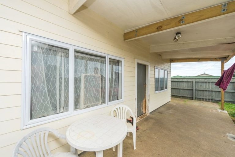 Photo of property in 32 Miro Street, Castlecliff, Whanganui, 4501